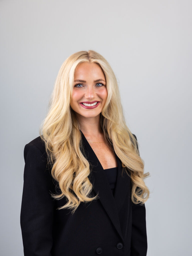 Headshot of Bailey Holloway